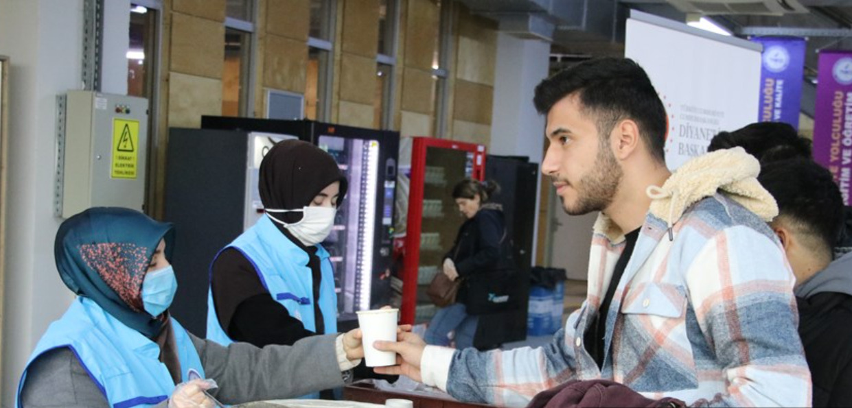 Tekirdağ'daki Üniversite Öğrencilerine Çorba İkramı Yapıldı