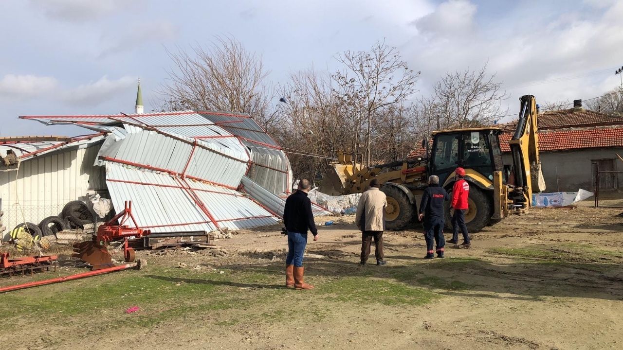 Edirne'de Şiddetli Rüzgar Yaşamı Zorlaştırdı