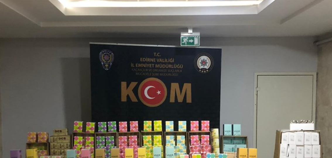 Edirne'de Gümrük Kaçağı Ürünler Ele Geçirildi: 1 Kişi Tutuklandı