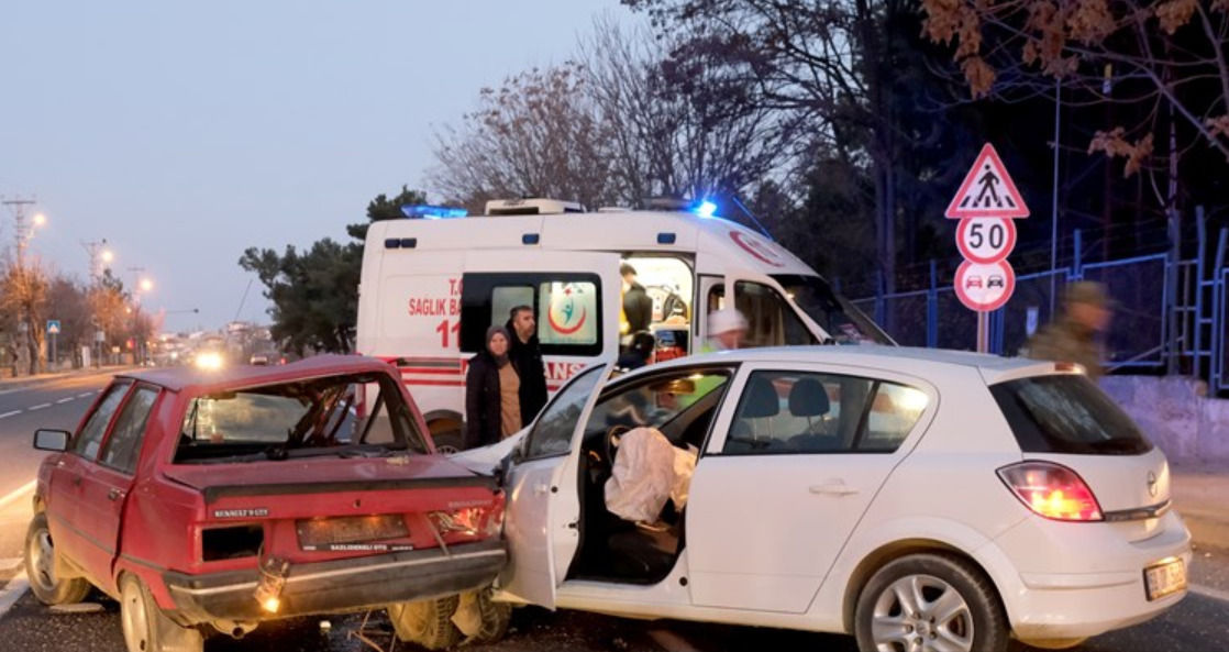 Kırklareli'ndeki Kazada Askeri Personelle Beraber 3 Kişi Yaralandı