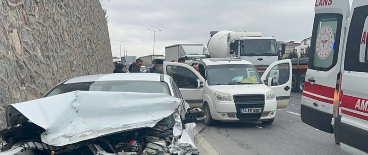 Kocaeli'deki Korkunç Kazada Sürücü Yaralandı