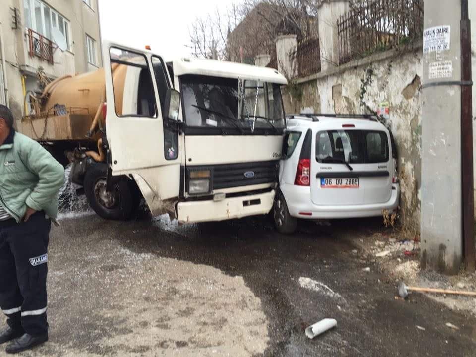 1 Günde 2 Trafik Kazası!