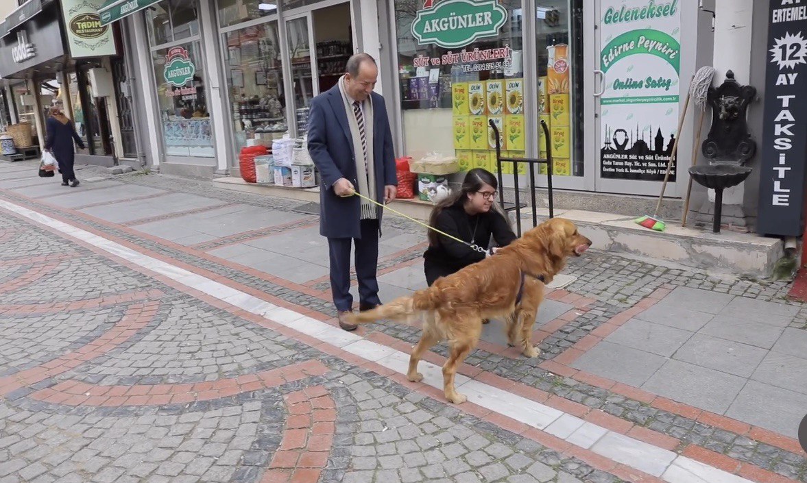 Edirne'de Foks Makam Aracıyla Gezdi