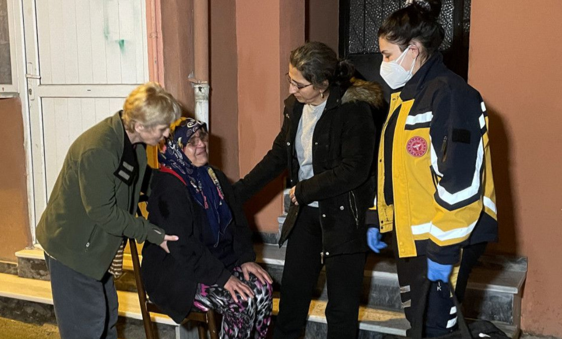 Edirne'de Evi Yanan Kadının Gözyaşları Yürekleri Dağladı