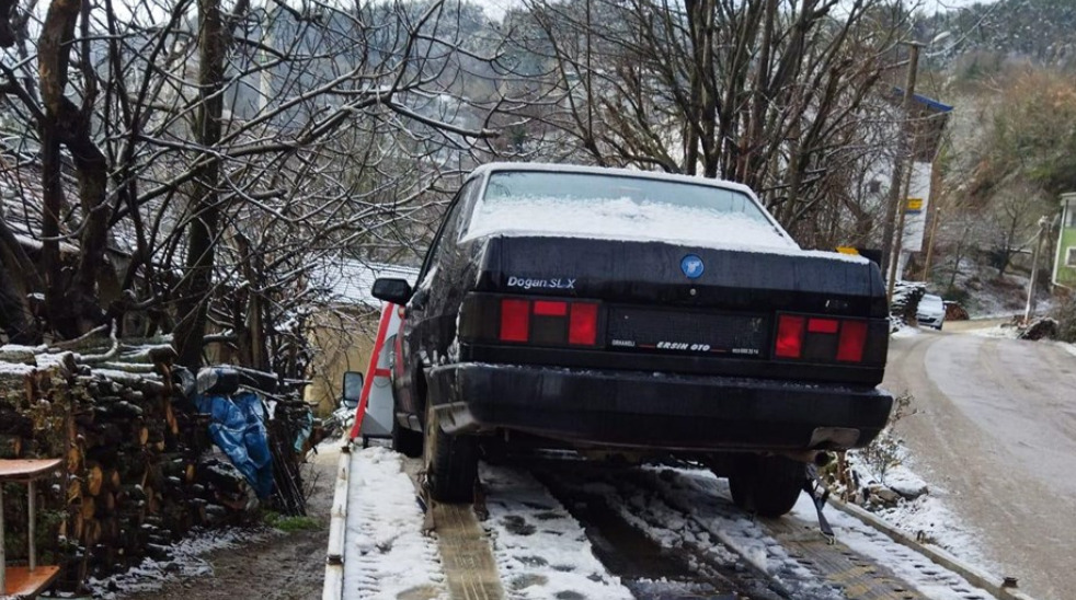 Çalıntı Otomobille Hırsızlık Yapan Şahıslar Yakalandı