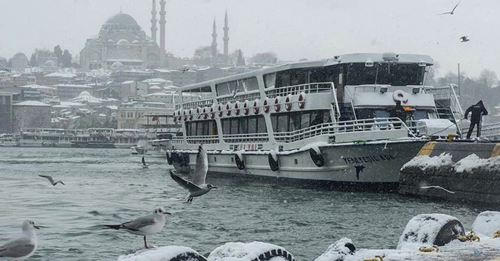 İstanbul'da Vapur Seferleri İptal Edildi