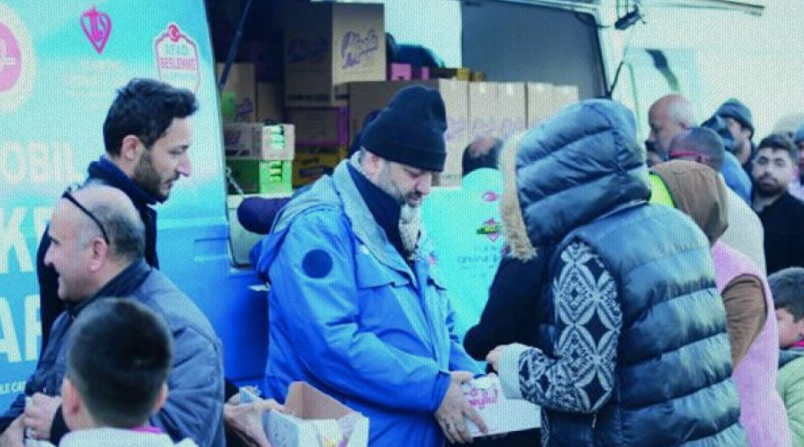 TDV'den Deprem Bölgesine Büyük Destek! Her Gün 10 Bin Kişiye Dağıtılıyor