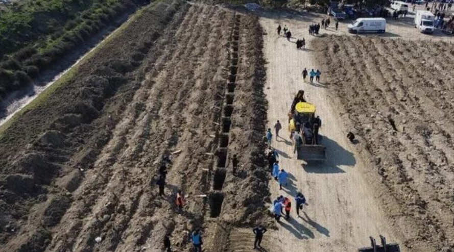 Deprem Bölgesindeki Cenaze Hizmetlerine İlişkin Açıklama! Kefen İddialarına Yanıt Geldi