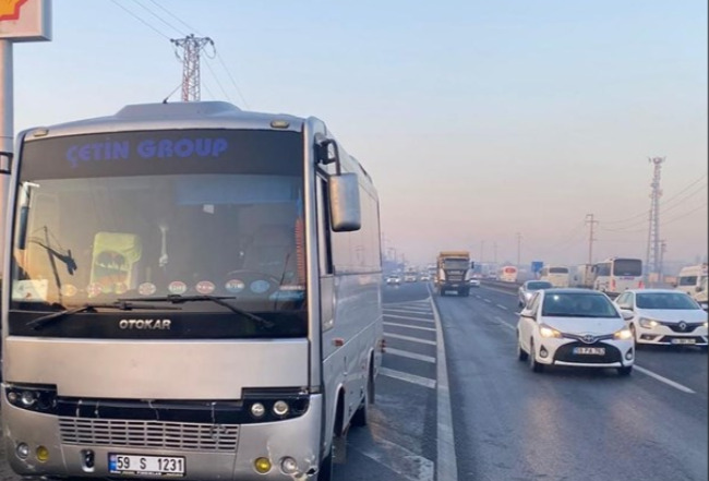 Tekirdağ'da Korkutan Kaza! Otomobil ile Servis Minibüsü Çarpıştı