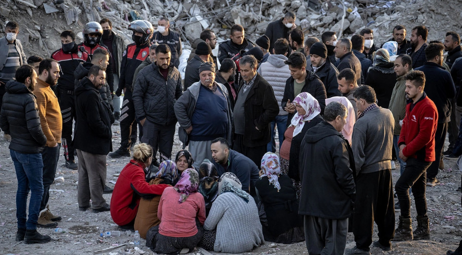 Enkazlarda Şüpheli Ölüm! Kepçe Operatörü Gözaltında