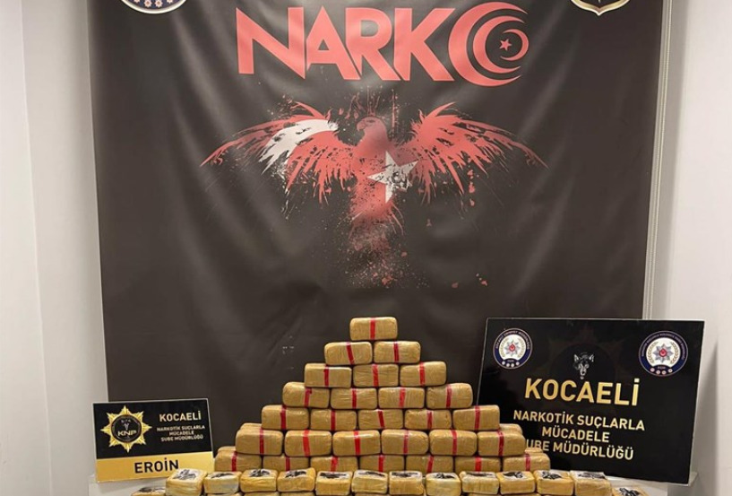 Kocaeli'de Saman Yüklü Tırda 99 Kilo 250 Gram Eroin Ele Geçirildi