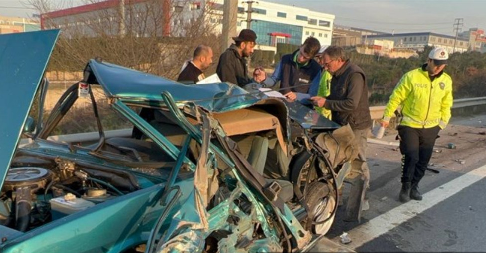 3 Aracın Karıştığı Zincirleme Trafik Kazası Ulaşımı Aksattı