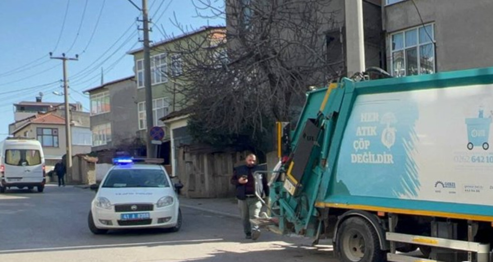 Kocaeli'nde Temizlik Görevlisine Otomobil Çarptı