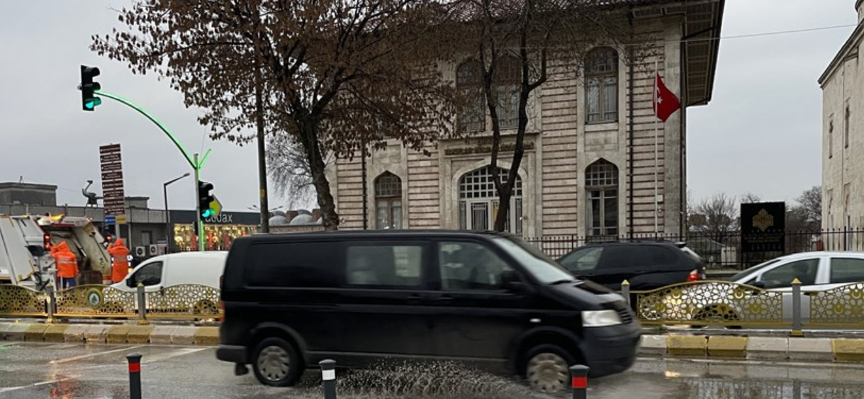 Edirne'de Sağanak Hayatı Olumsuz Etkiledi