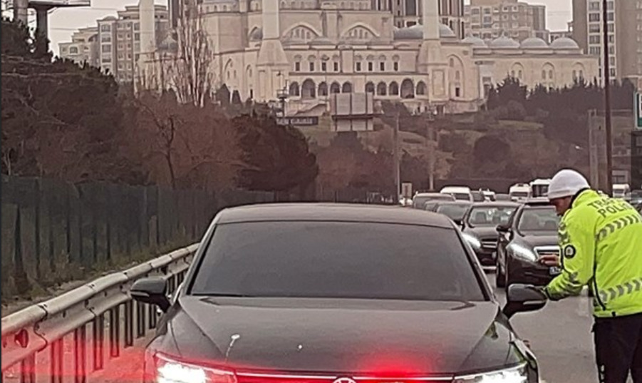 İstanbul'da Usulsüzlüklere Karşı Trafik Denetimi Yapıldı