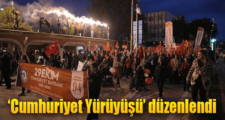 'Cumhuriyet Yürüyüşü' Düzenlendi