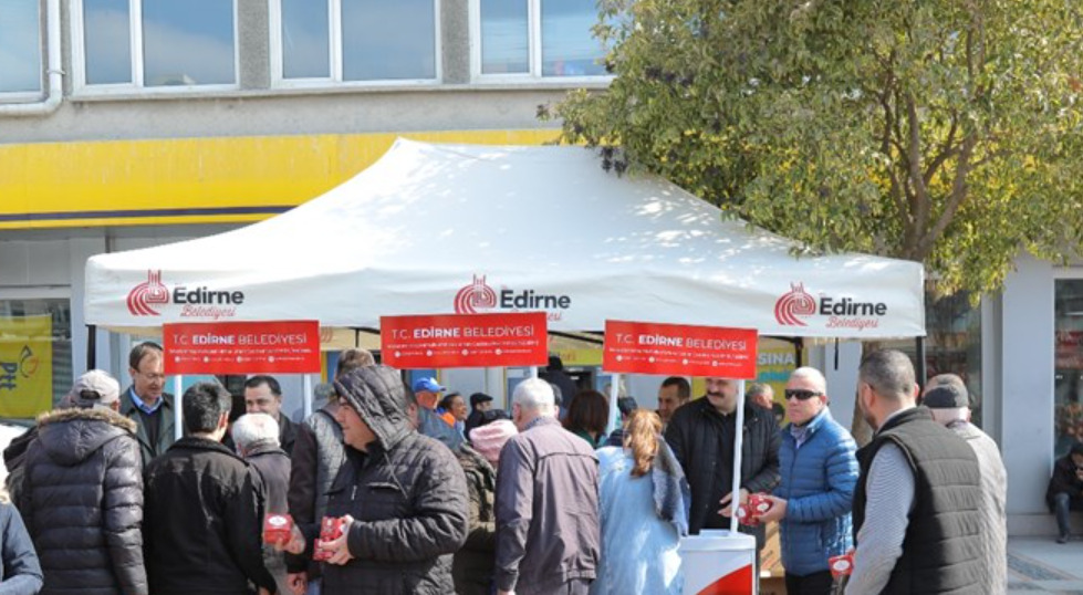 Edirne'de 20 Bin Kandil Simidi Dağıtıldı