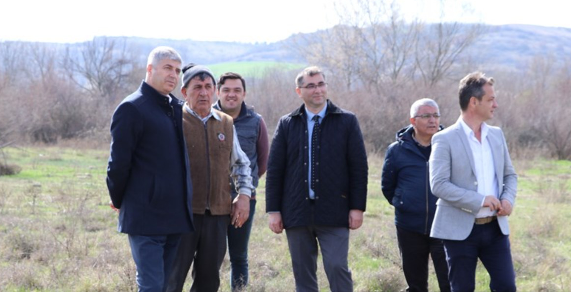 Edirne İl Tarım Orman Müdürü Bayazıt, Gübreleme Çalışmalarına Katıldı