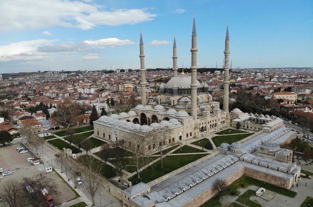 Edirne'de Ramazan Boyunca Camiler Gül Kokacak