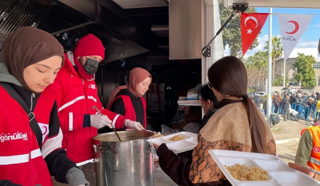 Keşan'dan Giden Türk Kızılay Gönüllüleri Çalışıyor