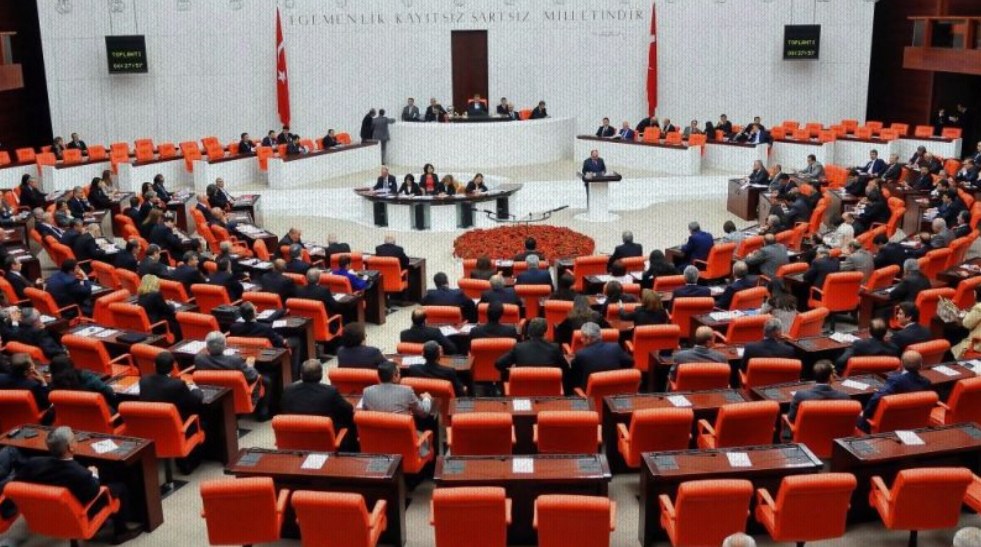 AK Parti HÜDA-PAR'a Liste Kontenjanı Mı Verecek? Kulis Bilgisi Ortaya Çıktı