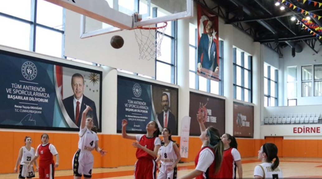 Edirne'de Basketbol Müsabakaları Başladı