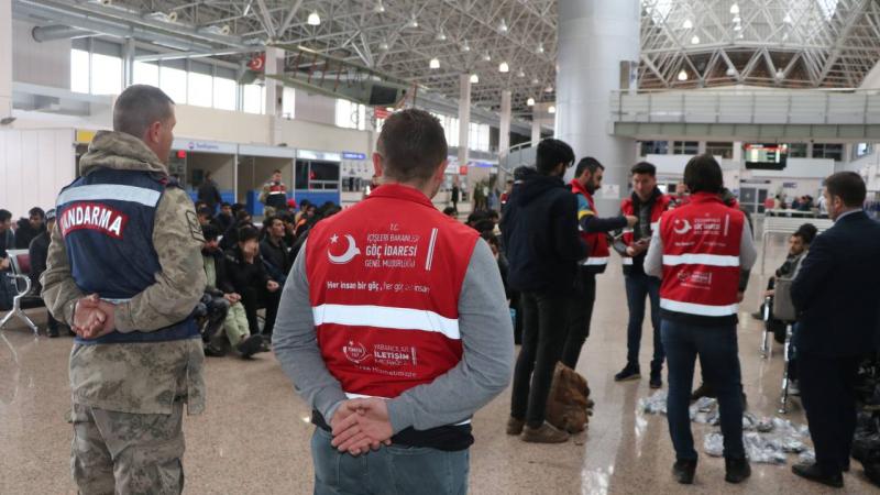 Çok Sayıda Düzensiz Göçmen Sınır Dışı Edildi