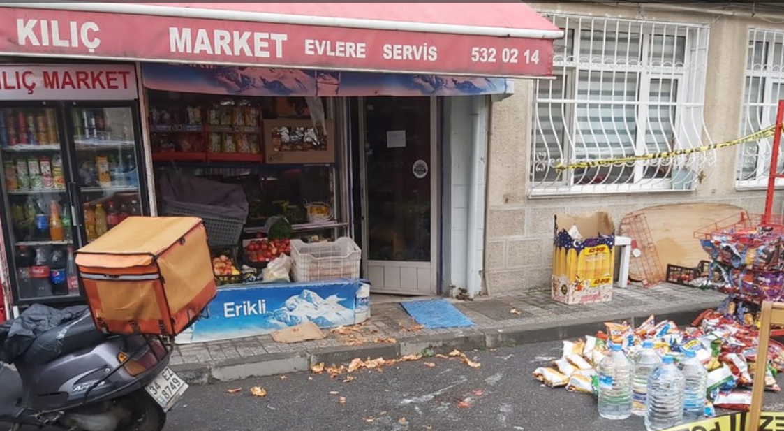 Kendini Taciz Eden Bakkalı Çakıyla Yaraladı