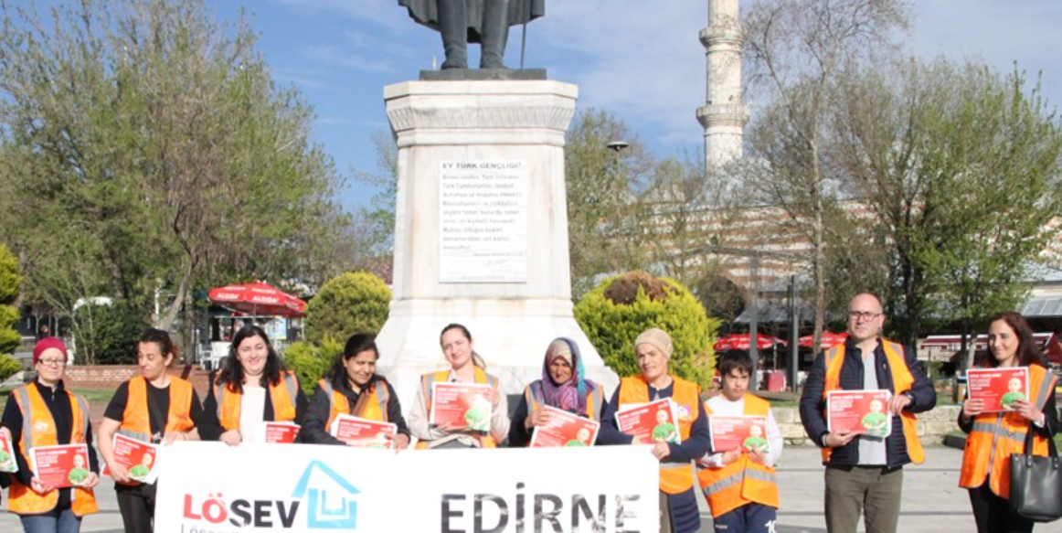 Edirne'de LÖSEV Bağış Sürecini Anlatan Broşür Dağıtıldı