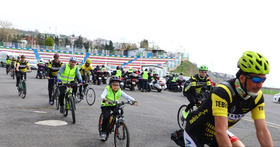 Tekirdağ'da Çocuklar Aileleriyle Bisiklet Sürdü