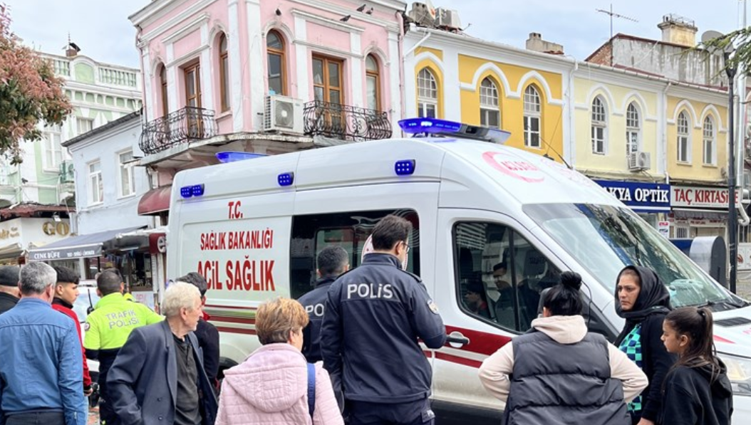 Edirne'de Otomobil Yayaya Çarpıp Kaçtı