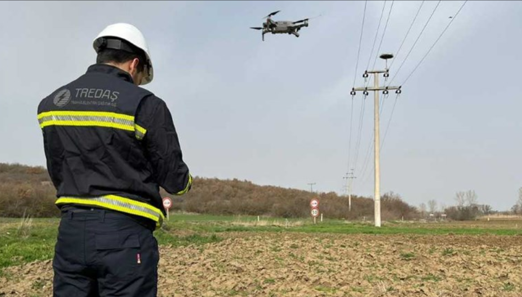 Trakya'da Leylek Yuvalarının Bahar Bakımı Yapılıyor