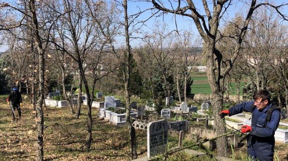 Süloğlu'nda Mezarlar Bayram Ziyaretine Hazırlandı