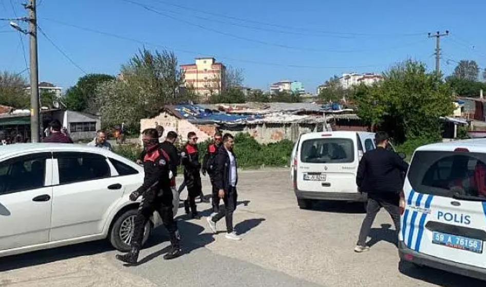 Tekirdağ'da Polislerin Aracına Ateş Açan 2 Şahıs Yakalandı