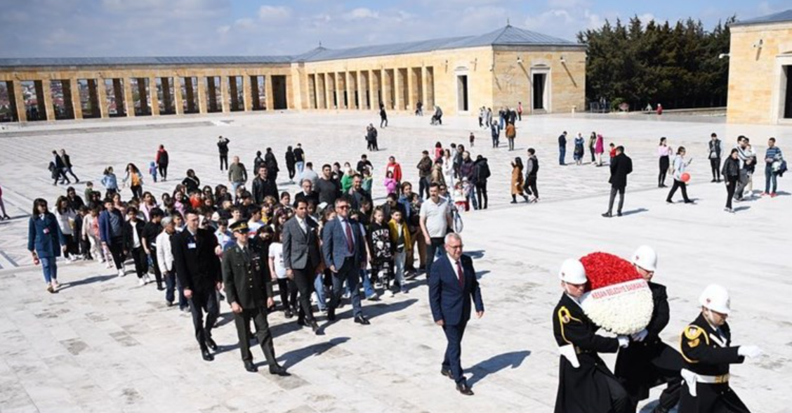 Başkan Helvacıoğlu ve Öğrenciler Anıtkabir'deydi