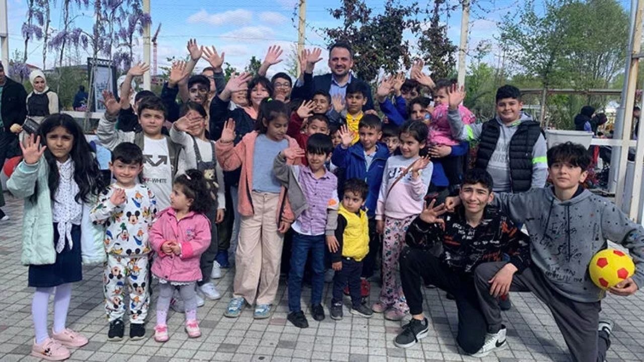 AKP'li Aday Eminoğlu: Çocuklar İçin Çalışacağız