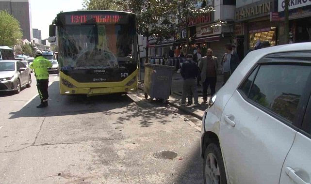 İETT Otobüsünün Çarptığı Sürücü Aracın Altında Kaldı