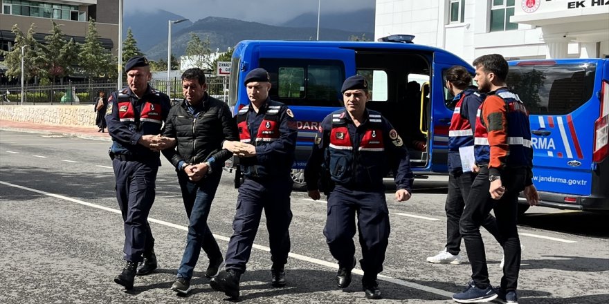 Ceset Bulundu, Kamyon Sürücüsü Gözaltına Alındı