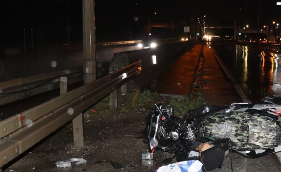 Beton Bariyere Çarpan Motosiklet Sürücüsü Yaralandı