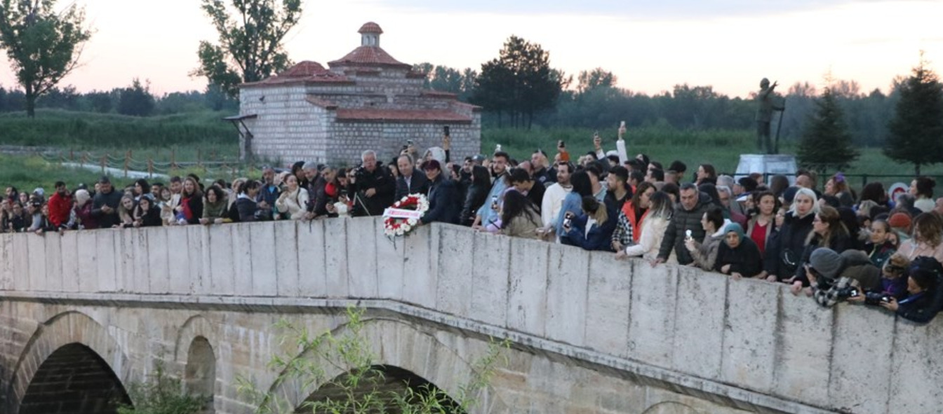 Dilekler Edirne'de Tunca Nehri'ne Bırakıldı