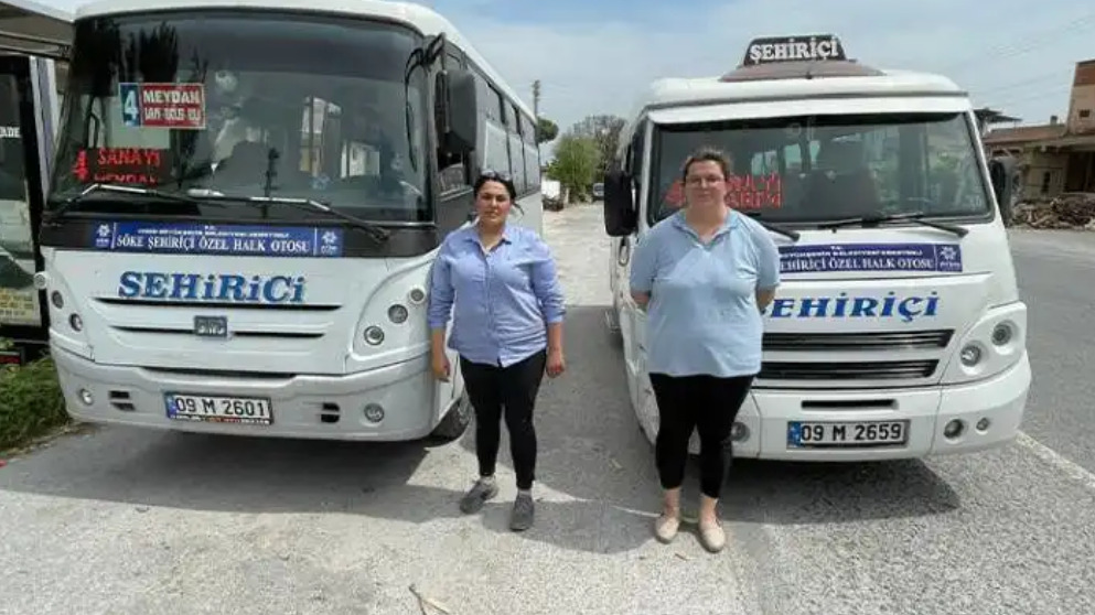 Kadın Minibüs Şoförleri Şehre Renk Kattı