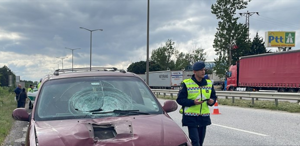 Edirne'deki Kazada Otomobil Yaya Çarptı