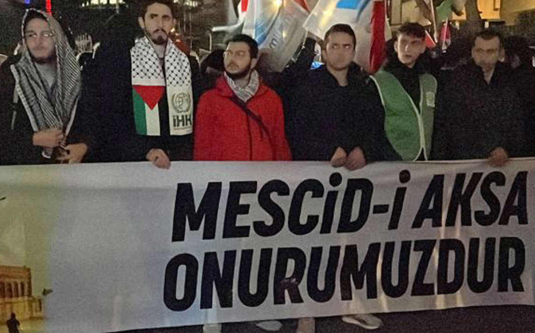 İstanbul'da İsrail'in Gazze Saldırısı Protesto Edildi