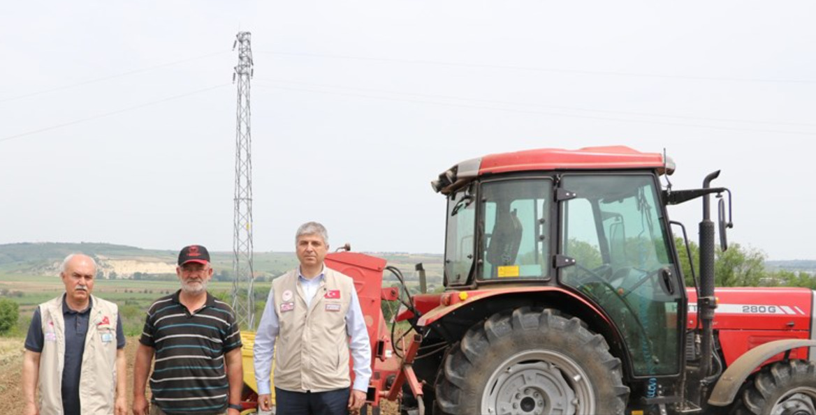 Edirne'de Yerli Hibrit Ayçiçeği Tohumu Ekimi Yapıldı