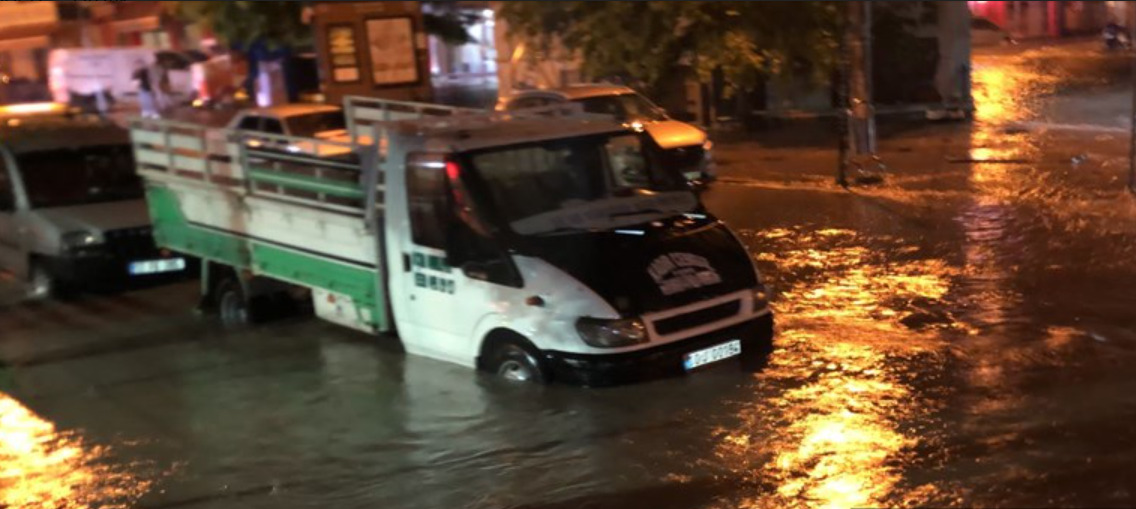 Kuvvetli Yağış Hayatı Olumsuz Etkiledi