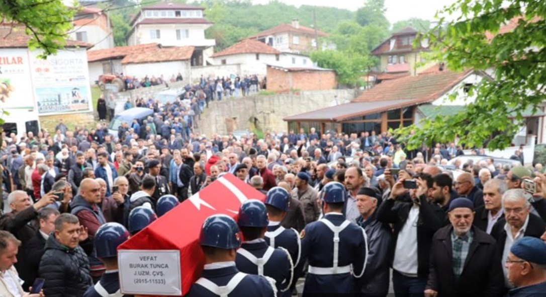 Uzman Çavuş Burak Tunca'nın Cenazesi Toprağa Verildi