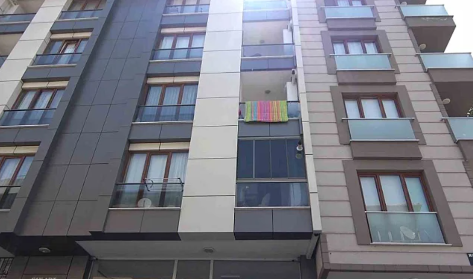 Apartman Merdiveninde 1 Kişi Ölü Olarak Bulundu