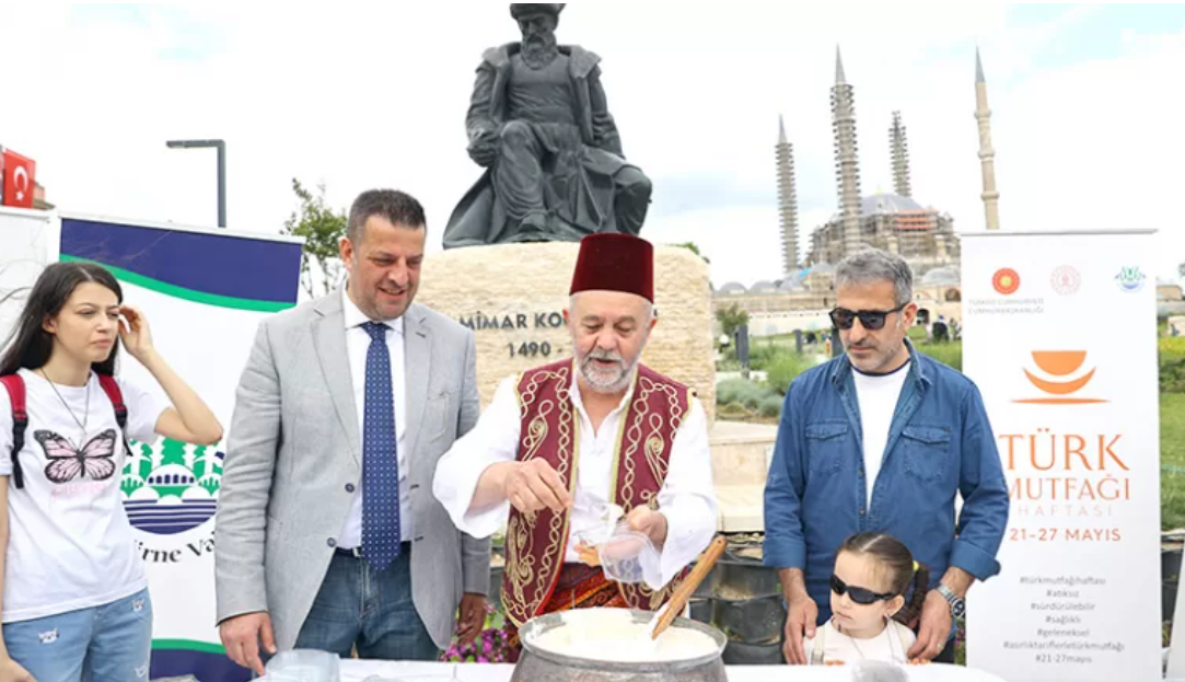 Edirne'de Osmanlı Helvalarıyla Ağızlar Tatlandı