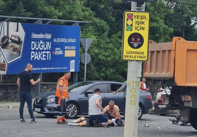 Tekirdağ'da Motosiklet ile Kamyon Çarpıştı