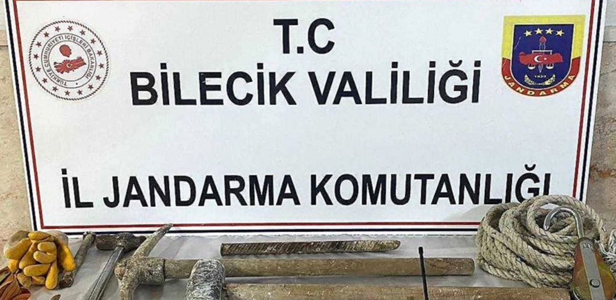 Kaçak Kazı Yapan 5 Kişi Suçüstü Yakalandı